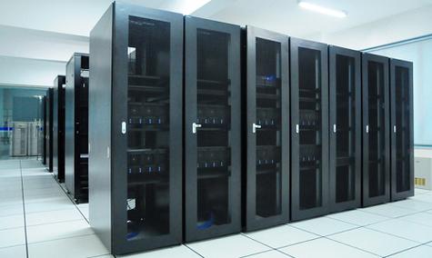 多台服务器协同 构建高效数据处理与存储支持服务